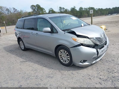 TOYOTA SIENNA 2012