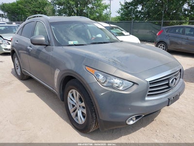 INFINITI QX70 2015