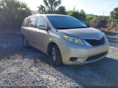 TOYOTA SIENNA 2012