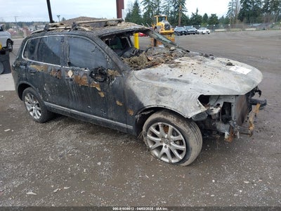 VOLKSWAGEN TOUAREG 2012