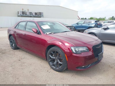 CHRYSLER 300 2022