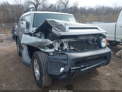 TOYOTA FJ CRUISER 2010