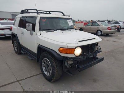 TOYOTA FJ CRUISER 2011