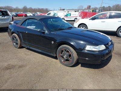 FORD MUSTANG 2000