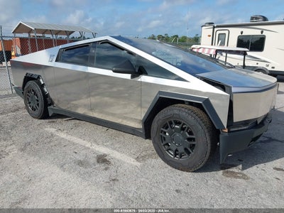 TESLA CYBERTRUCK 2024
