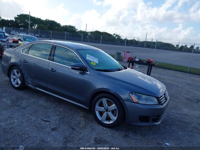 VOLKSWAGEN PASSAT 2013