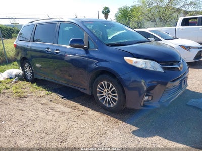 TOYOTA SIENNA 2019