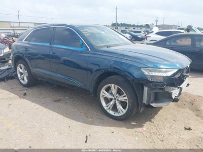 AUDI Q8 2021