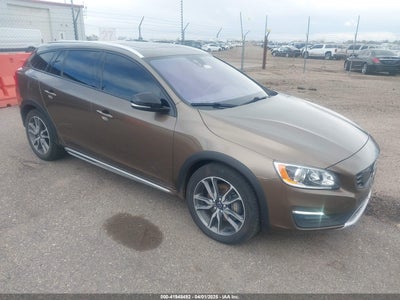 VOLVO V60 CROSS COUNTRY 2016