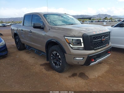 NISSAN TITAN 2021