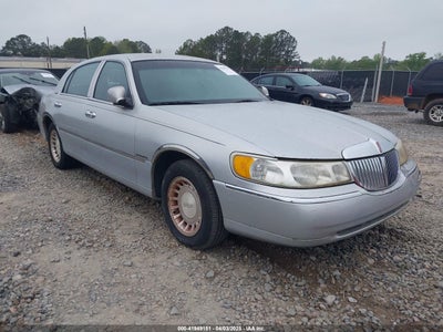 LINCOLN TOWN CAR 2001