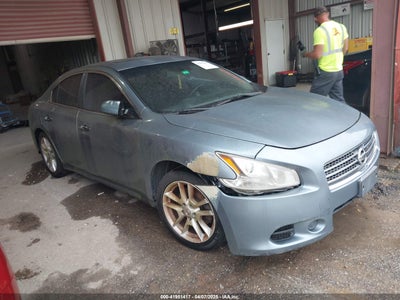 NISSAN MAXIMA 2011