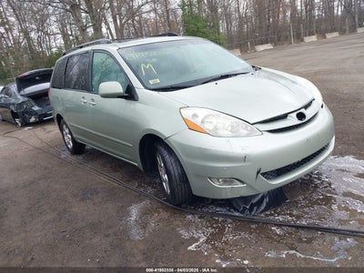 TOYOTA SIENNA 2010