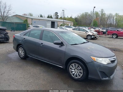 TOYOTA CAMRY 2014