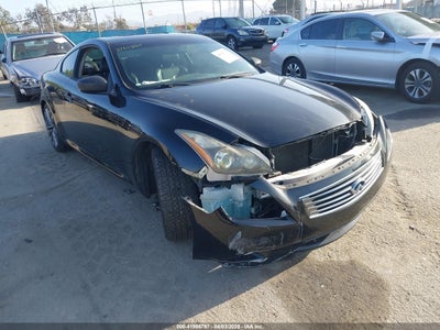 INFINITI G37 2011