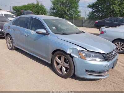 VOLKSWAGEN PASSAT 2012