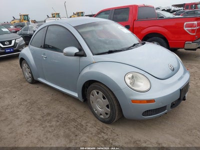 VOLKSWAGEN NEW BEETLE 2010