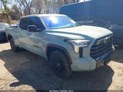TOYOTA TUNDRA 2024