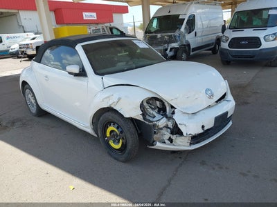 VOLKSWAGEN BEETLE 2013