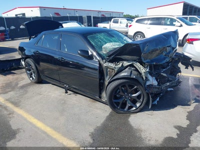 CHRYSLER 300 2023