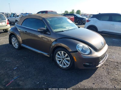 VOLKSWAGEN BEETLE 2015