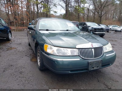 LINCOLN TOWN CAR 2000