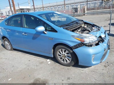 TOYOTA PRIUS PLUG-IN 2012