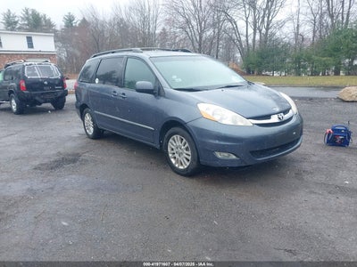 TOYOTA SIENNA 2008