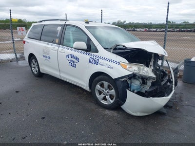 TOYOTA SIENNA 2017