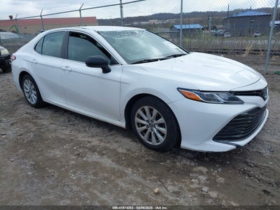 TOYOTA CAMRY 2018