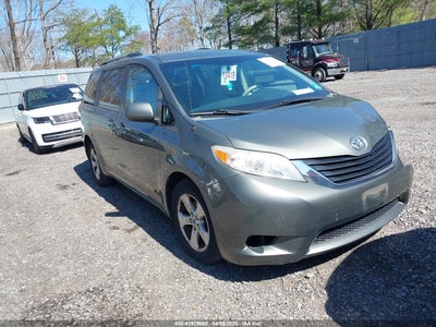 TOYOTA SIENNA 2012