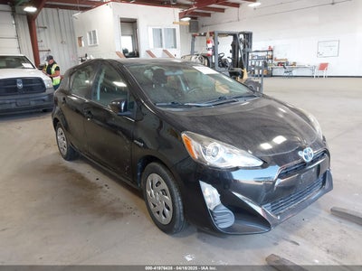 TOYOTA PRIUS C 2016