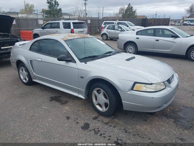 FORD MUSTANG 2000