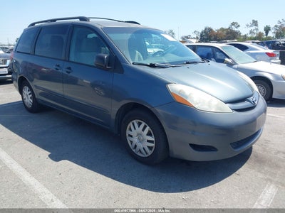 TOYOTA SIENNA 2010