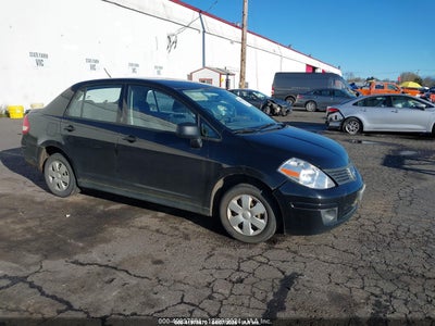 NISSAN VERSA 2010