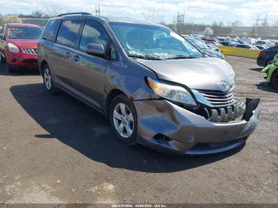 TOYOTA SIENNA 2015