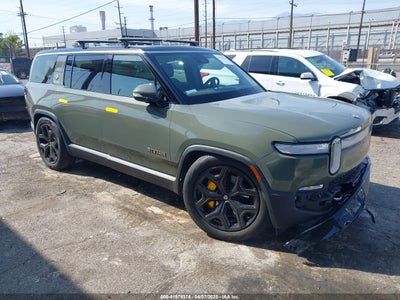 RIVIAN R1S 2023