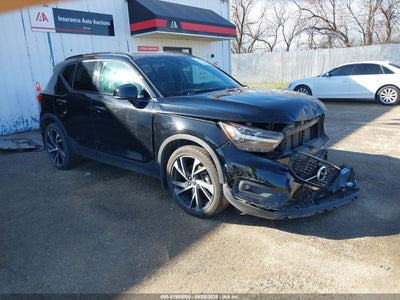 VOLVO XC40 2019