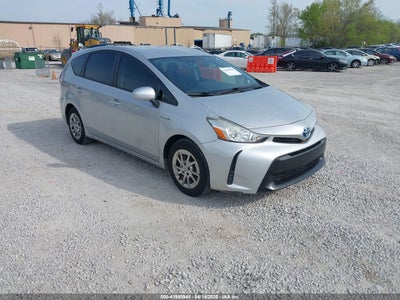 TOYOTA PRIUS V 2015