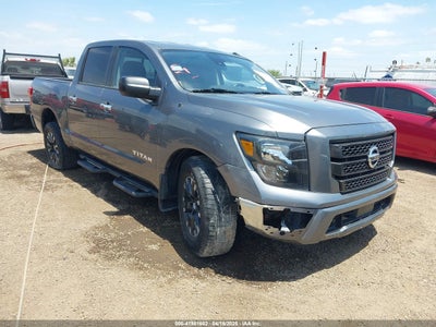 NISSAN TITAN 2021
