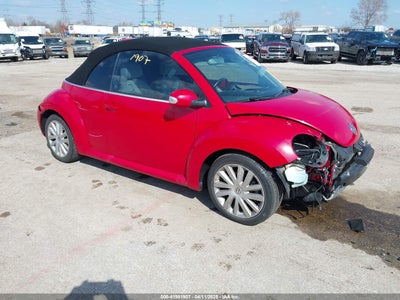 VOLKSWAGEN NEW BEETLE 2010