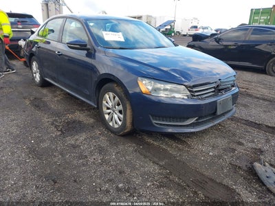 VOLKSWAGEN PASSAT 2012