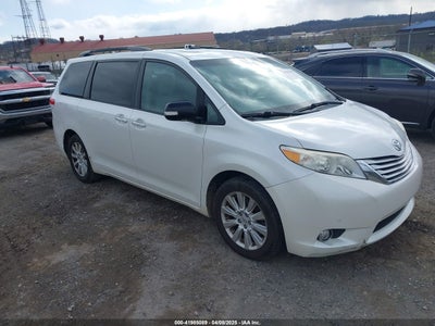 TOYOTA SIENNA 2013