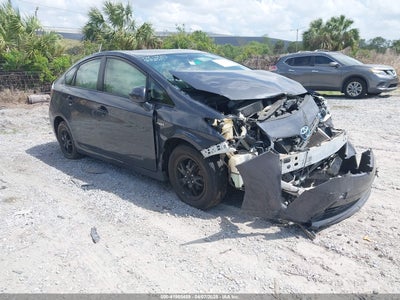 TOYOTA PRIUS 2015