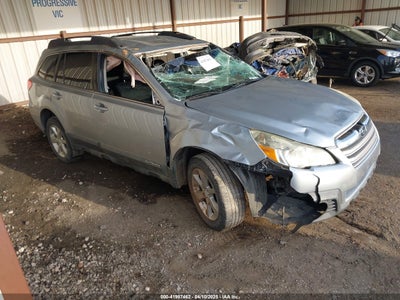 SUBARU OUTBACK 2014