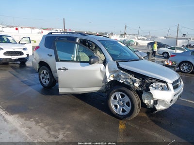 TOYOTA RAV4 2011