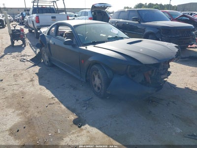 FORD MUSTANG 2000