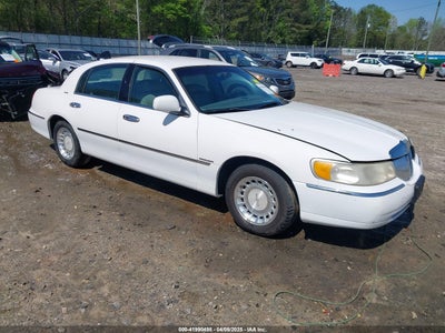 LINCOLN TOWN CAR 2000