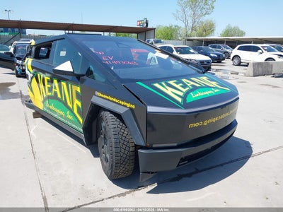Tesla Cybertruck 2025