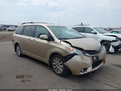 TOYOTA SIENNA 2013